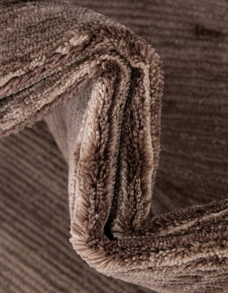 Detail image of  2' x 3' Finsbury Rug