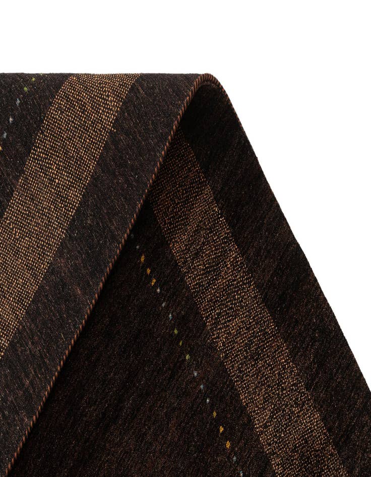 Detail image of  5' x 6' 6 Gabbeh Rug