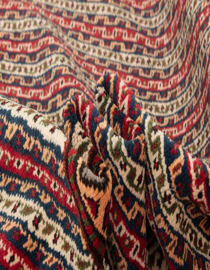 Detail image of  5' 1 x 8' 4  Hand Knotted Ghashghai Persian Wool Rug