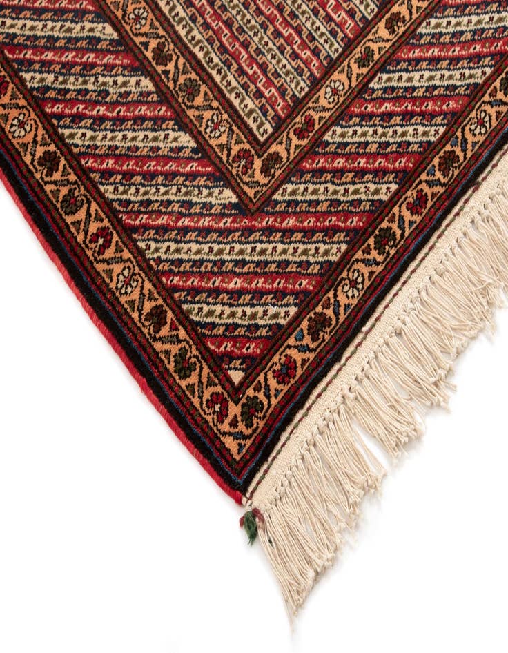 Detail image of  5' 1 x 8' 4  Hand Knotted Ghashghai Persian Wool Rug