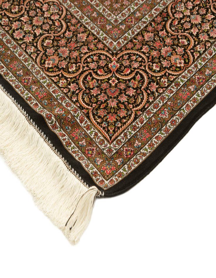 Detail image of  6' 5 x 9' 11 Ghom Design Rug