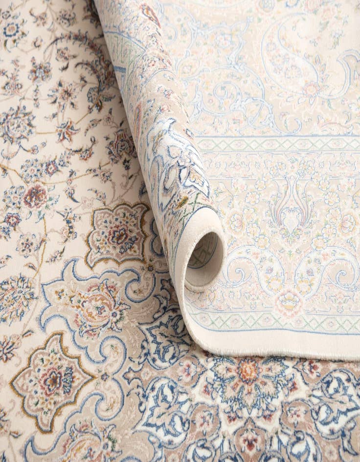 Detail image of  4' 11 x 7' 5 Ghom Design Rug