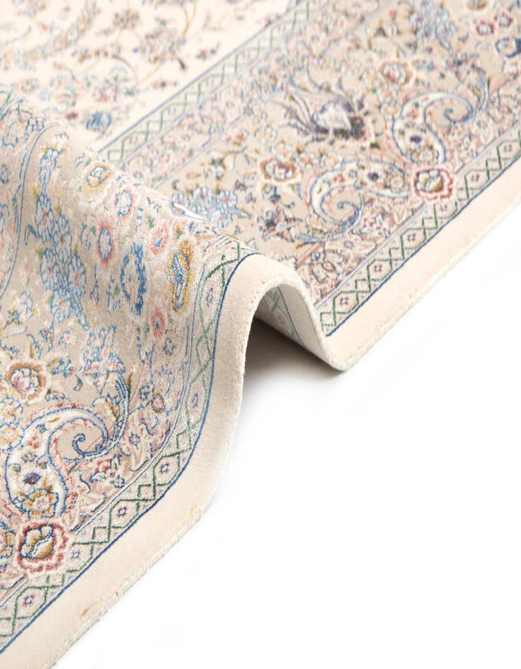 Detail image of  4' 11 x 7' 5 Ghom Design Rug