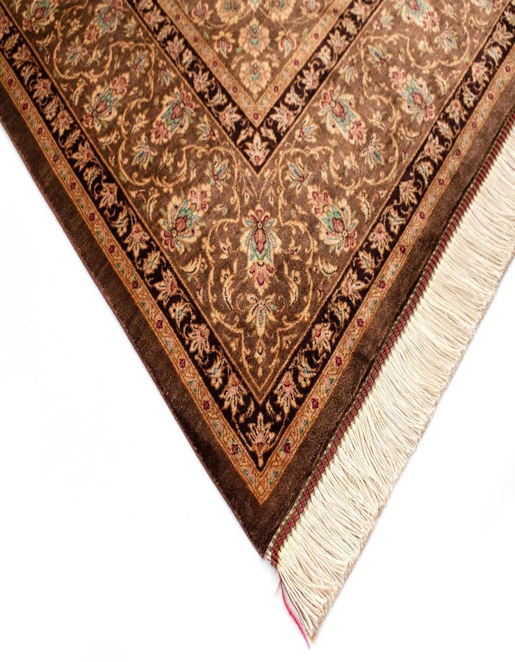 Detail image of  4' 6 x 6' 8 Ghom Silk Rug