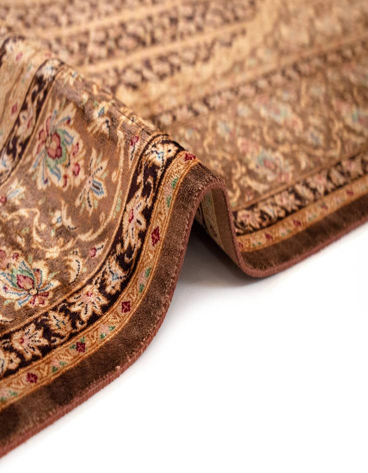 Detail image of  4' 6 x 6' 8 Ghom Silk Rug