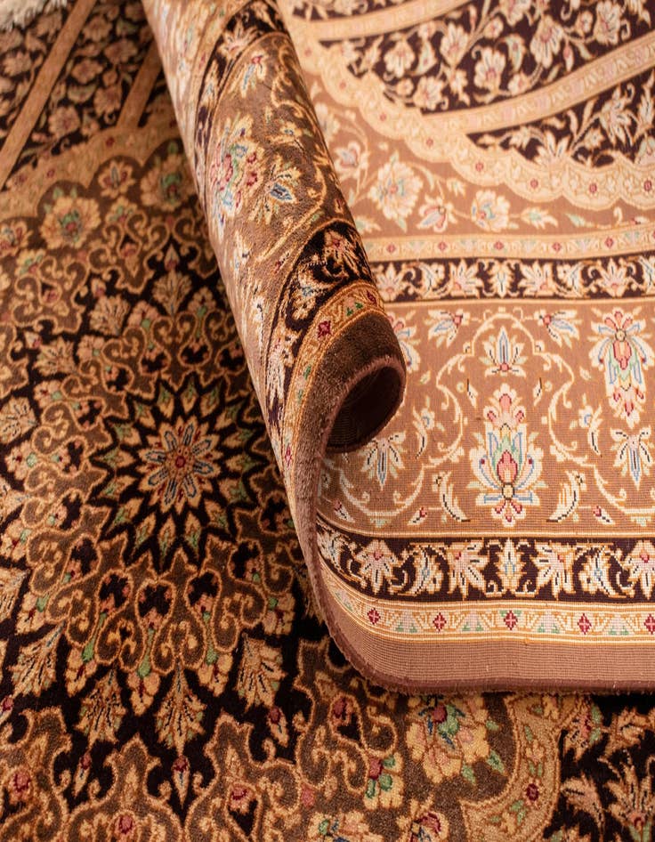 Detail image of  4' 6 x 6' 8 Ghom Silk Rug