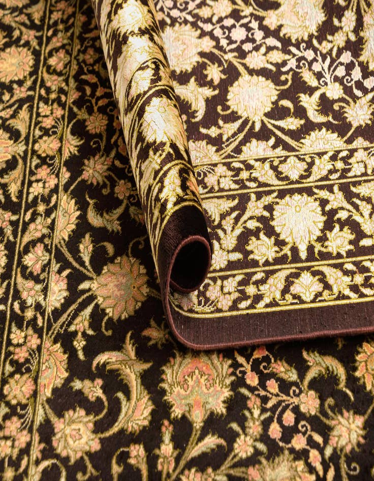 Detail image of  3' 5 x 4' 11 Ghom Silk Rug