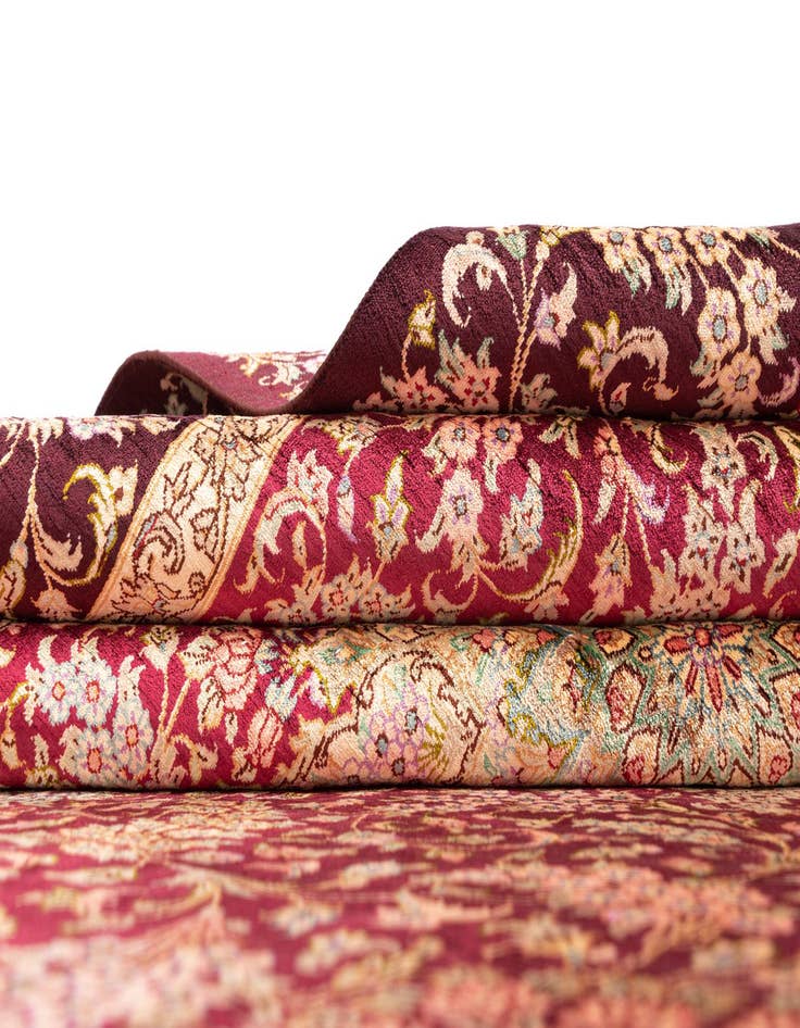 Detail image of  4' 5 x 6' 7 Ghom Silk Rug