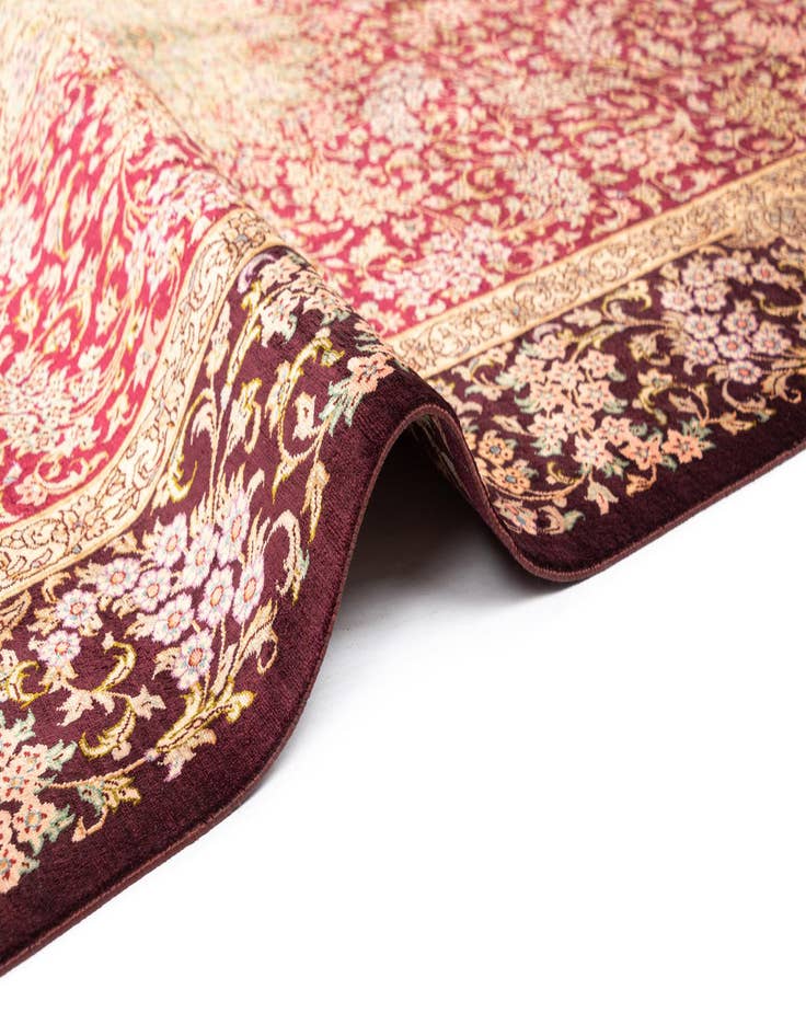 Detail image of  4' 5 x 6' 7 Ghom Silk Rug