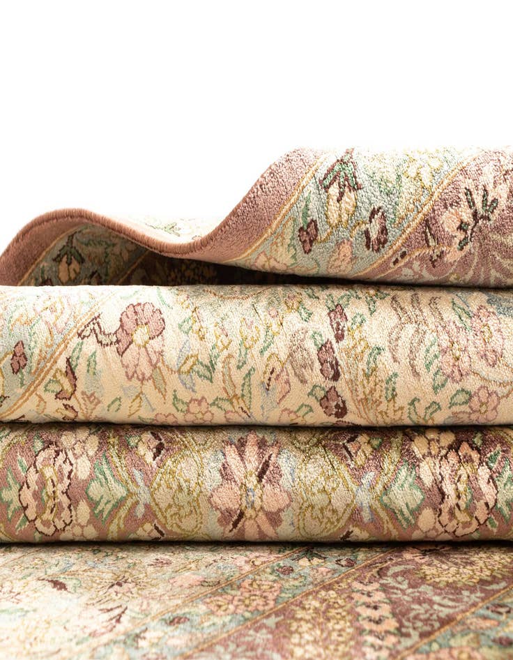 Detail image of  3' 3 x 4' 10 Ghom Silk Rug