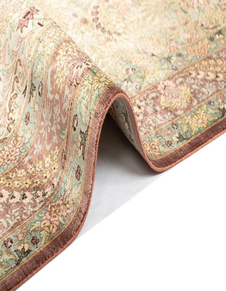 Detail image of  3' 3 x 4' 10 Ghom Silk Rug