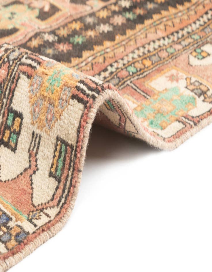 Detail image of  5' 6 x 9' 5 Hamedan Rug