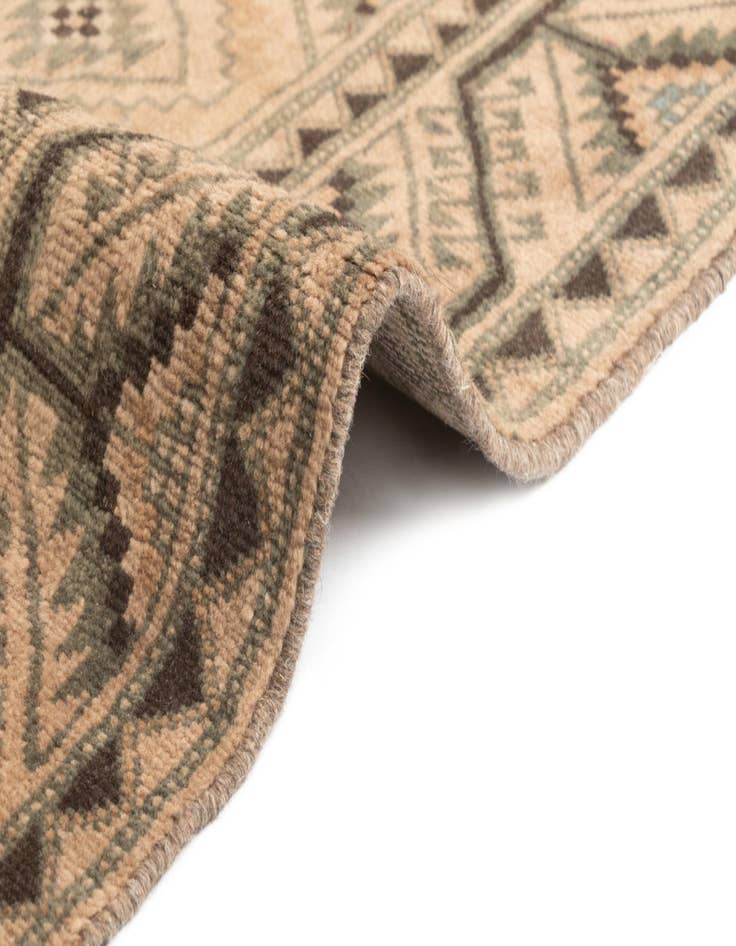 Detail image of  5' 2 x 9' 7 Hamedan Rug