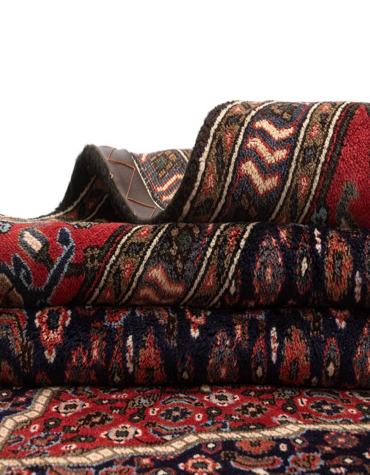 Detail image of  7' 6 x 10' 8 Heriz Wool Rug