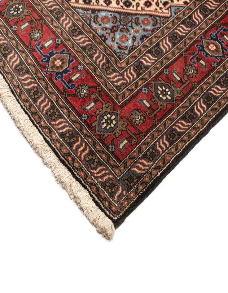 Detail image of  7' 6 x 10' 8 Heriz Wool Rug