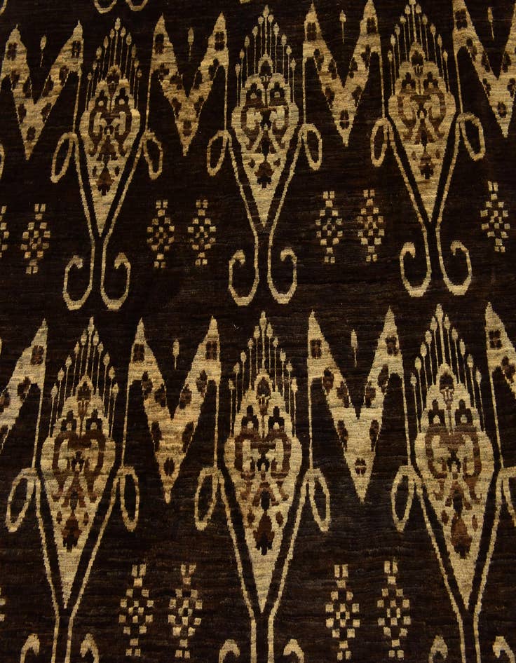 Detail image of  6' 10 x 9' 10  Hand Knotted Ikat Rug