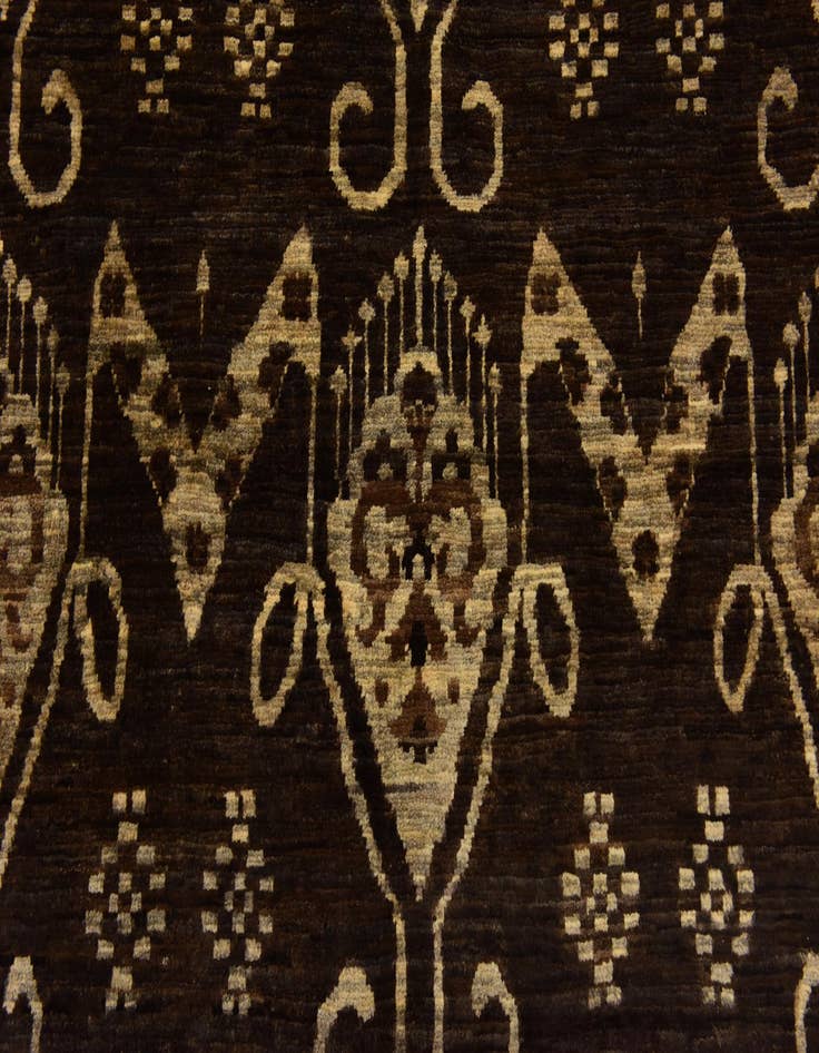 Detail image of  6' 10 x 9' 10  Hand Knotted Ikat Rug