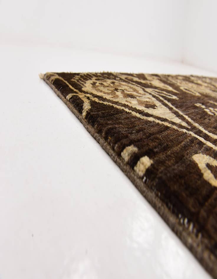 Detail image of  6' 10 x 9' 10  Hand Knotted Ikat Rug