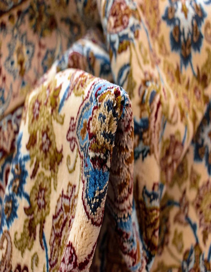 Detail image of  3' 7 x 5' 7 Isfahan Rug