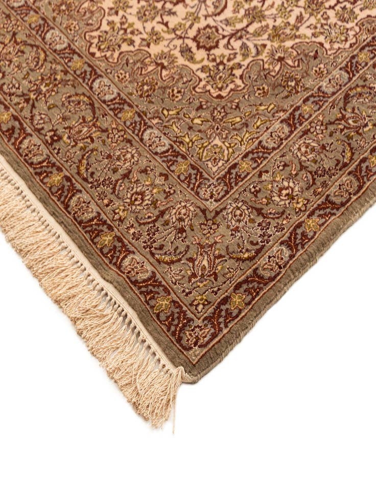 Detail image of  3' 6 x 5' 6 Isfahan Rug