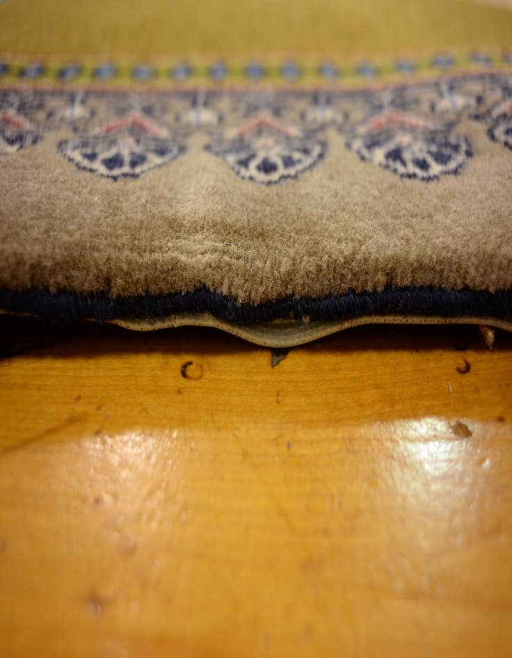 Detail image of  3' 9 x 5' 8  Hand Knotted Isfahan Persian Rug