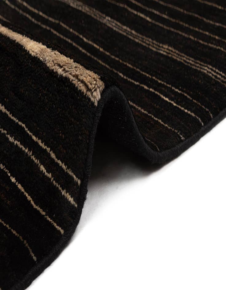 Detail image of  4' 5 x 6' 4 Juma Wool Rug