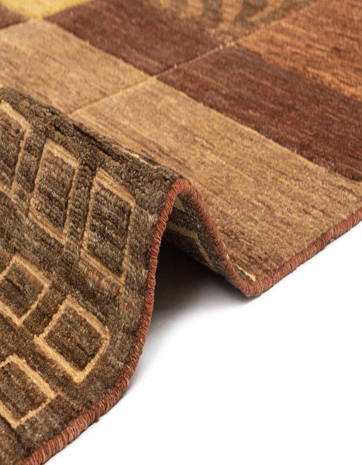 Detail image of  6' 9 x 9' 8 Juma Wool Rug