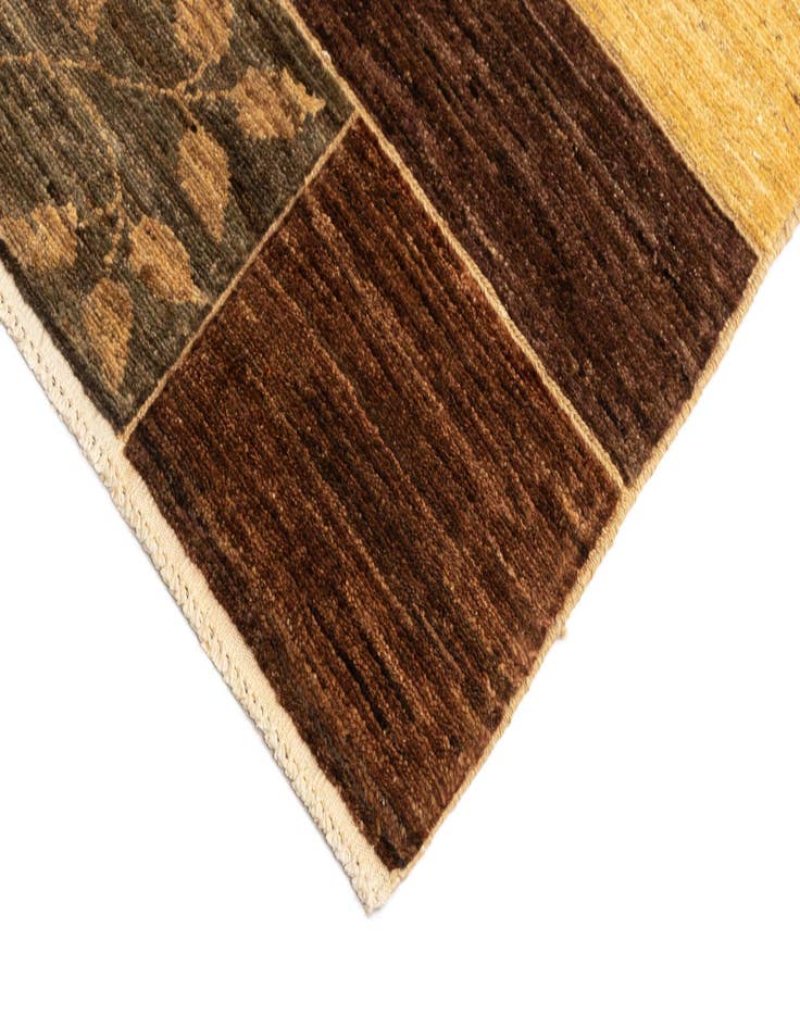 Detail image of  4' 11 x 6' 6 Juma Wool Rug