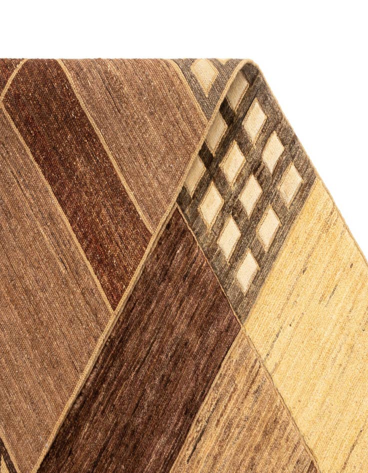 Detail image of  4' 11 x 6' 6 Juma Wool Rug