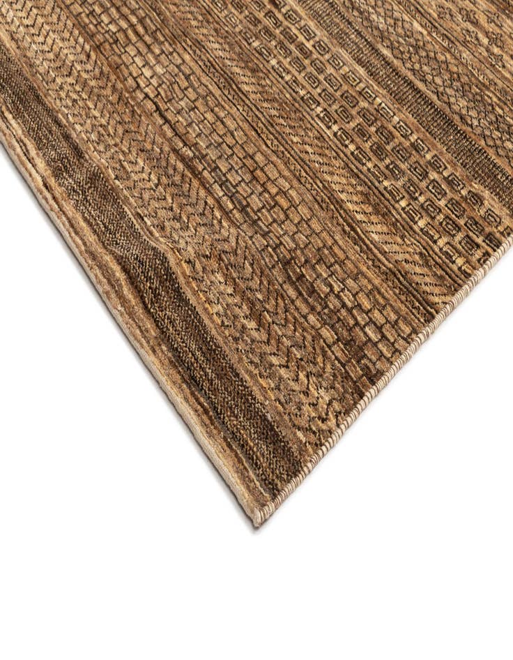 Detail image of  4' 7 x 6' 9 Juma Wool Rug