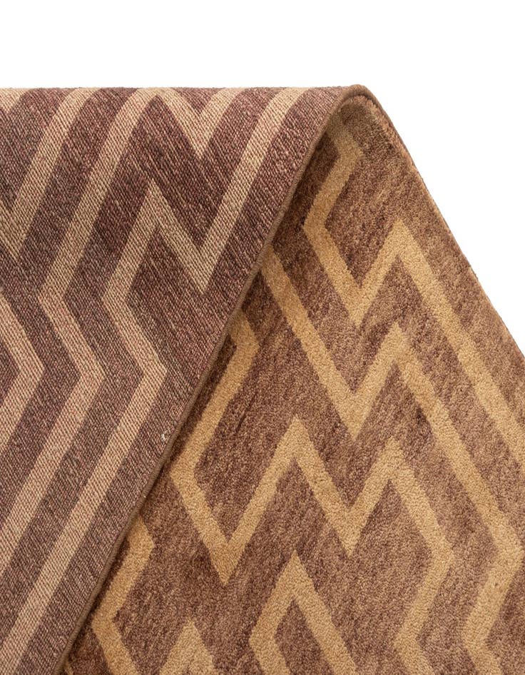 Detail image of  4' 7 x 6' 8 Juma Wool Rug