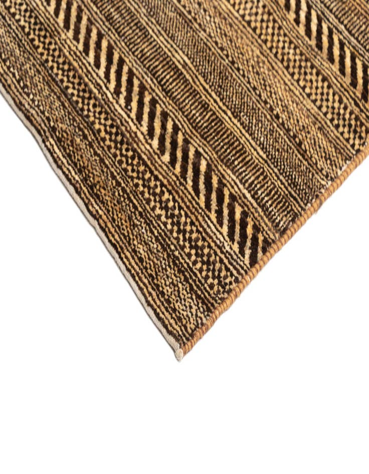 Detail image of  4' 6 x 6' 8 Juma Wool Rug