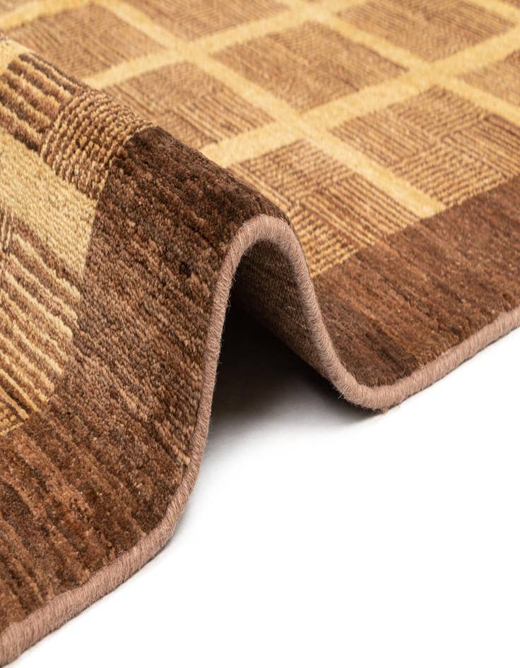 Detail image of  4' 11 x 6' 8 Juma Wool Rug