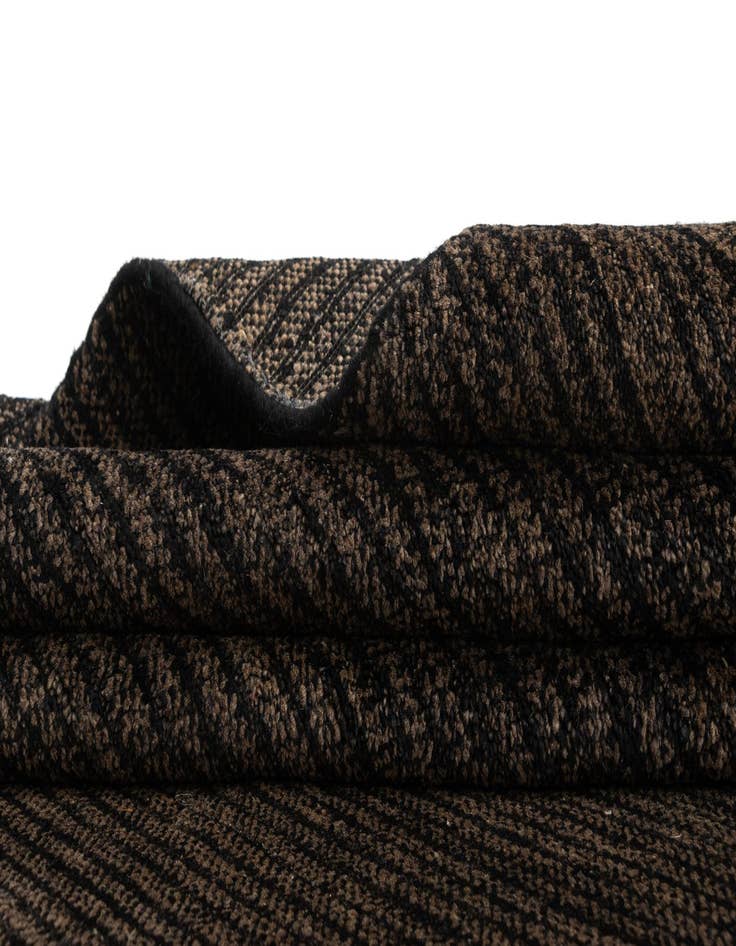 Detail image of  4' 6 x 6' 11 Juma Wool Rug