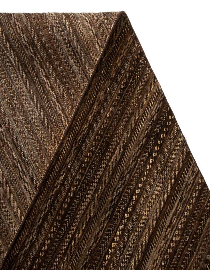 Detail image of  6' 6 x 7' 10 Juma Wool Rug