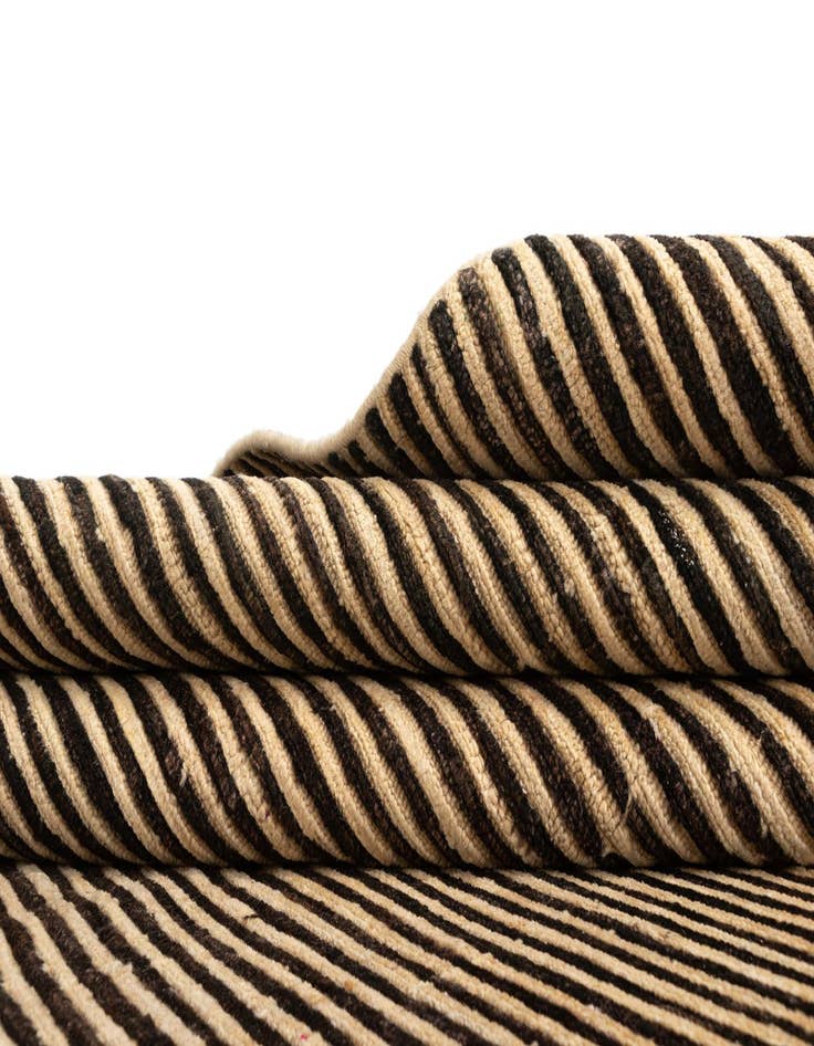 Detail image of  5' 6 x 7' 11 Juma Wool Rug