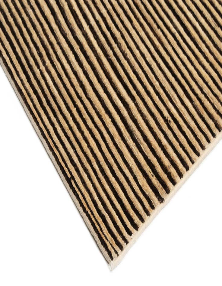 Detail image of  5' 6 x 7' 11 Juma Wool Rug