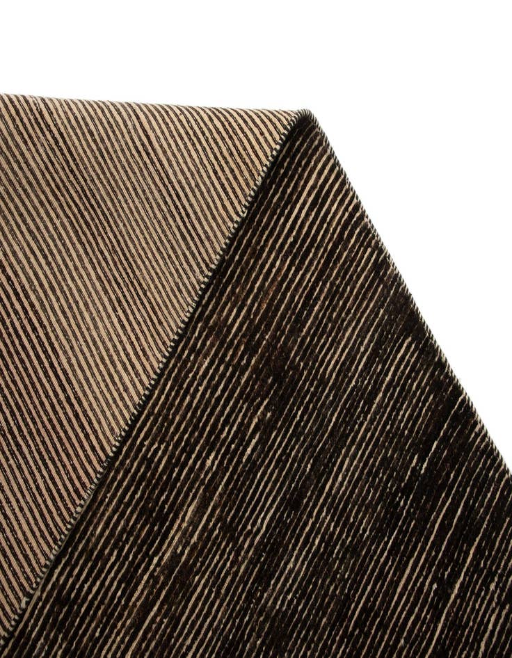 Detail image of  6' x 8' 11 Juma Wool Rug