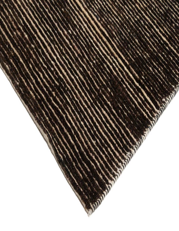 Detail image of  6' x 8' 11 Juma Wool Rug