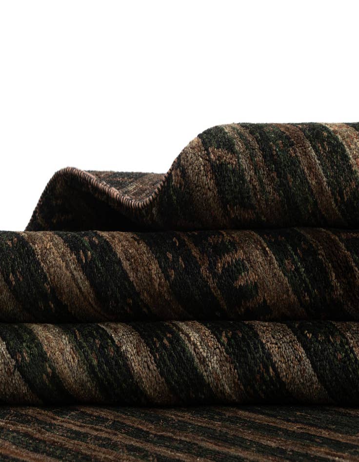 Detail image of  5' 6 x 8' Juma Wool Rug