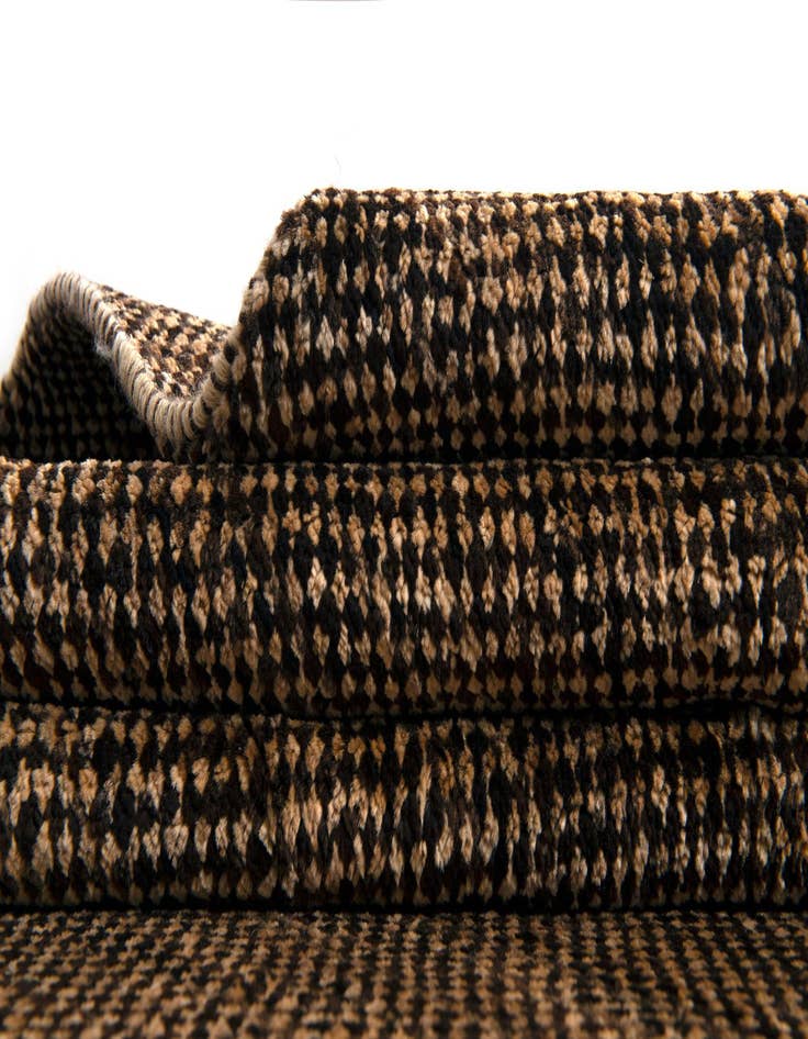 Detail image of  5' 6 x 8' Juma Wool Rug