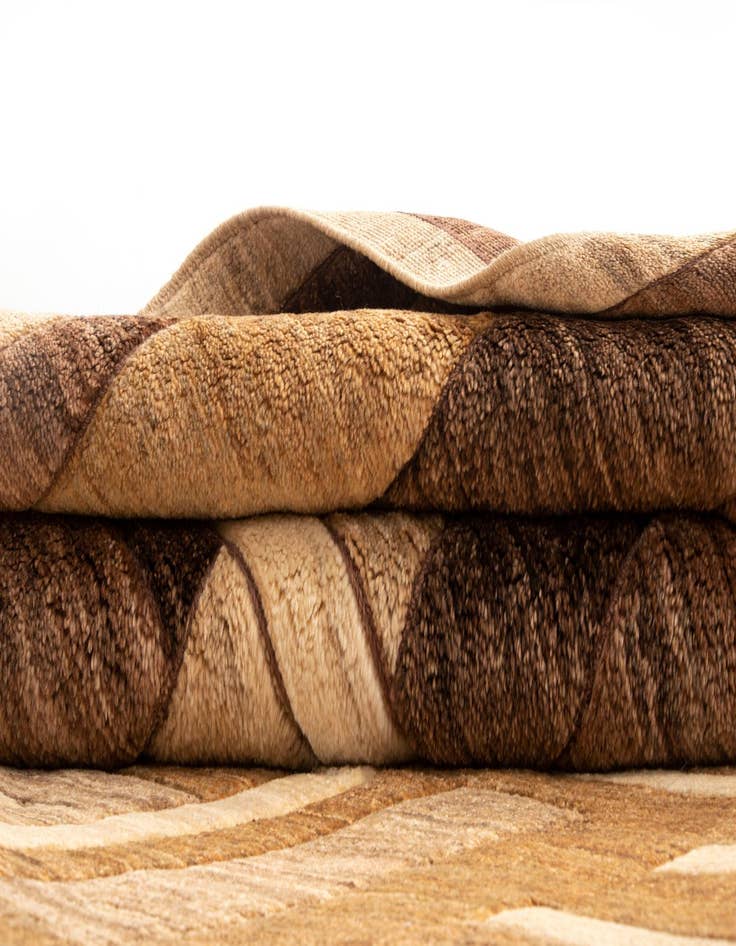 Detail image of  4' 9 x 6' 7 Juma Wool Rug