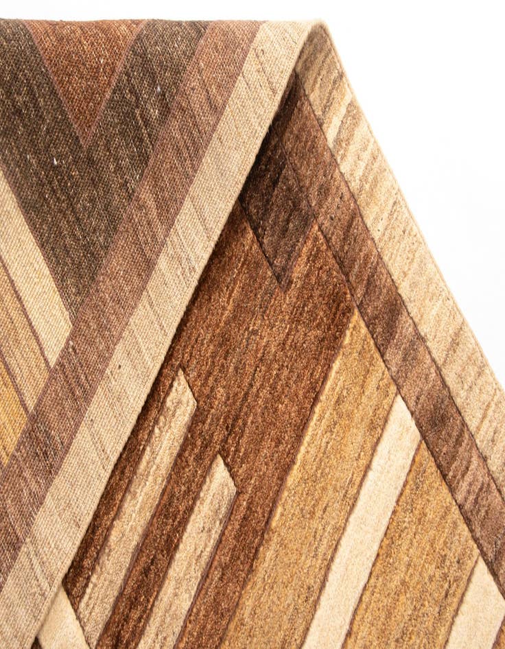 Detail image of  4' 9 x 6' 7 Juma Wool Rug