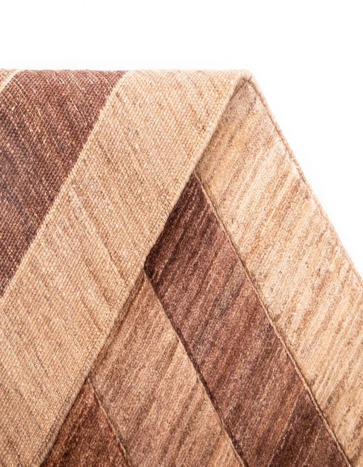 Detail image of  6' 6 x 9' 9 Juma Wool Rug