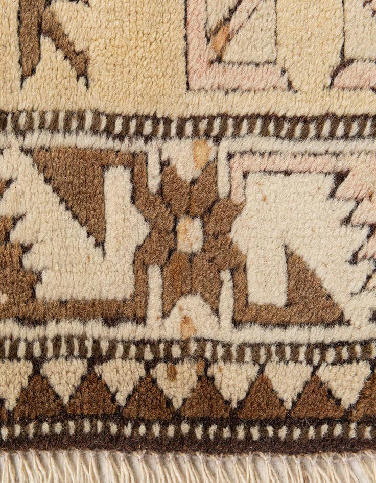 Detail image of  3' 9 x 6' 11  Hand Knotted Kars Wool Rug