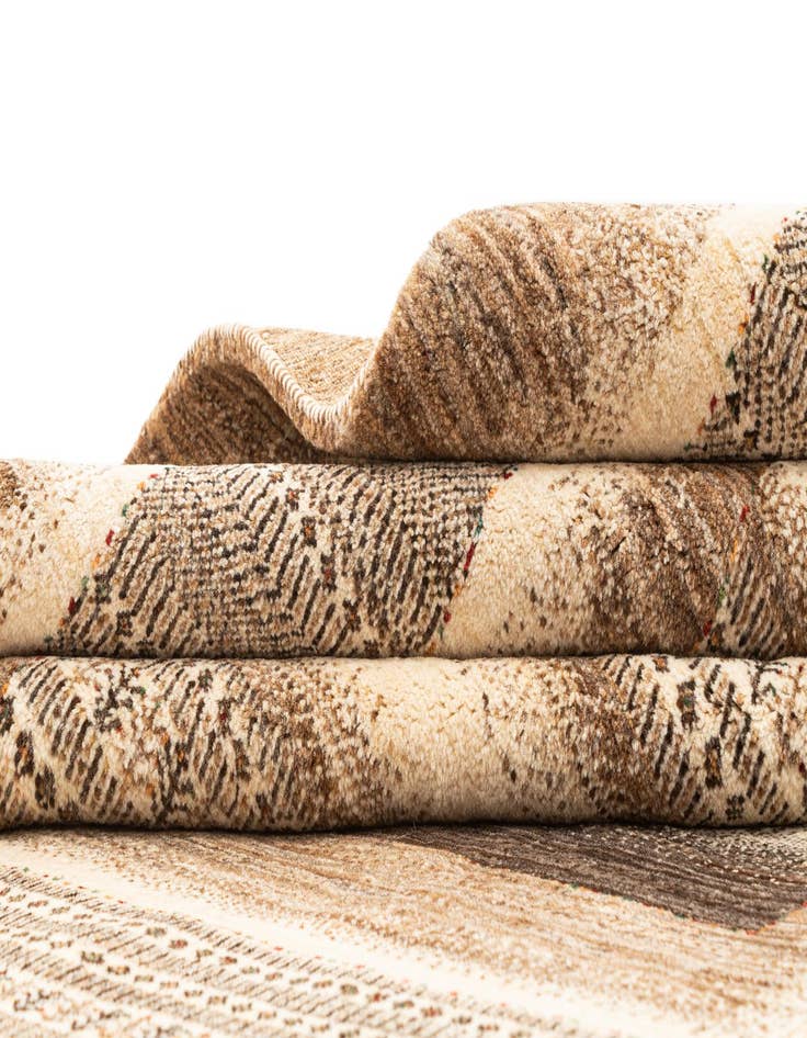 Detail image of  5' 9 x 7' 9  Hand Knotted Kashkuli Rug