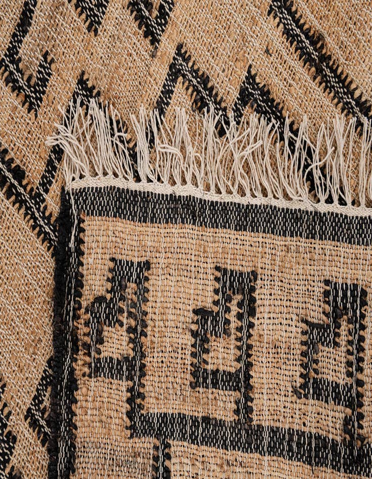 Detail image of 5' 2 x 8' 2 Hand Woven Kilim Jute Rug