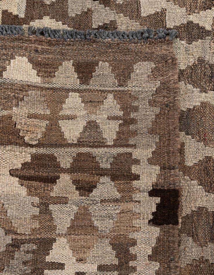 Detail image of  4' 6 x 6' 3  Hand Woven Kilim Maymana Wool Rug
