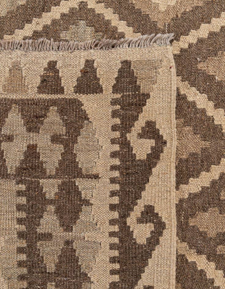Detail image of  6' 11 x 9' 8  Hand Woven Kilim Maymana Wool Rug