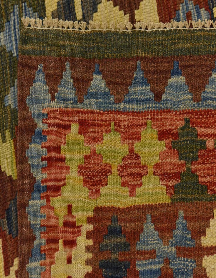 Detail image of  3' 4 x 6' 3  Hand Woven Kilim Maymana Wool Rug